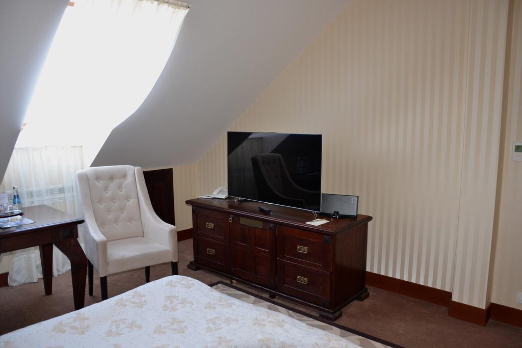 Hotel Nowodworski Legnica Zimmer foto